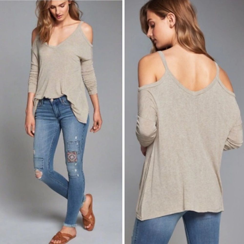 Abercrombie & Fitch Beige Ribbed Knit Cold Shoulder Asymmetrical Hem Tunic Top